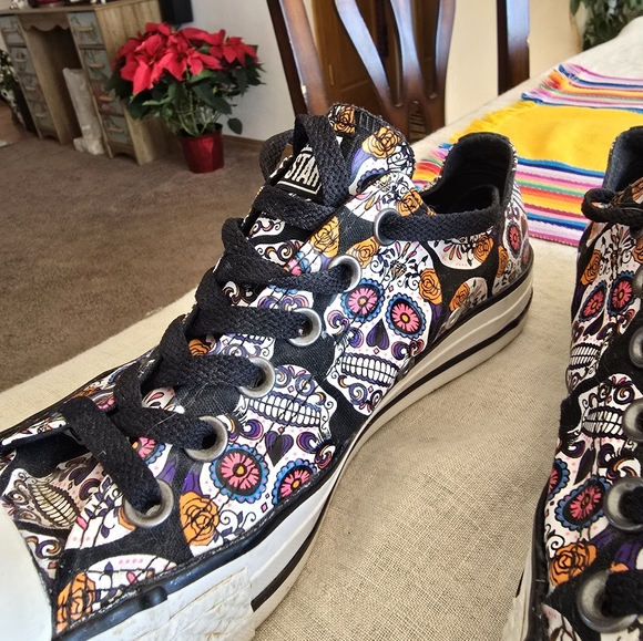 Converse All Star Sugar Skull tennies - Picture 2 of 5